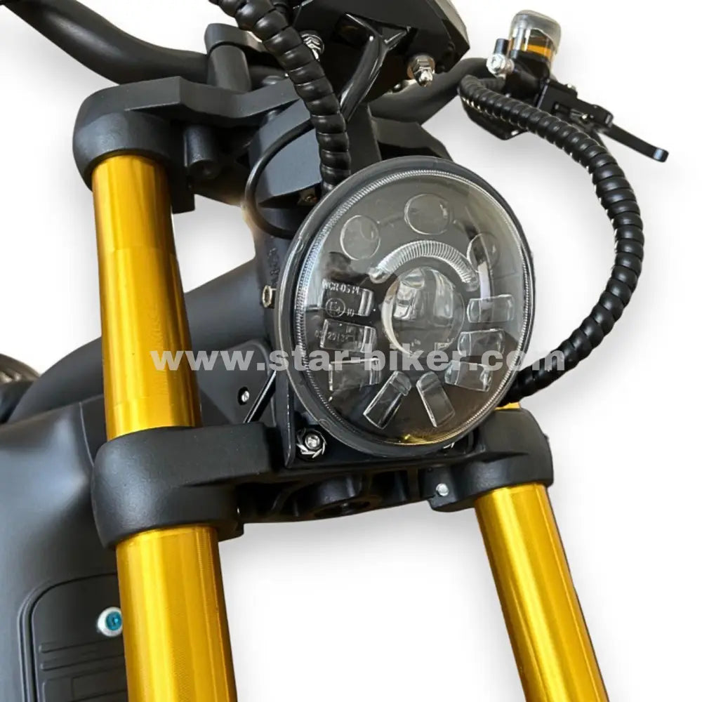 LED-Frontscheinwerfer am E-Chopper Star-Biker M8S – moderne Beleuchtung mit markantem Design