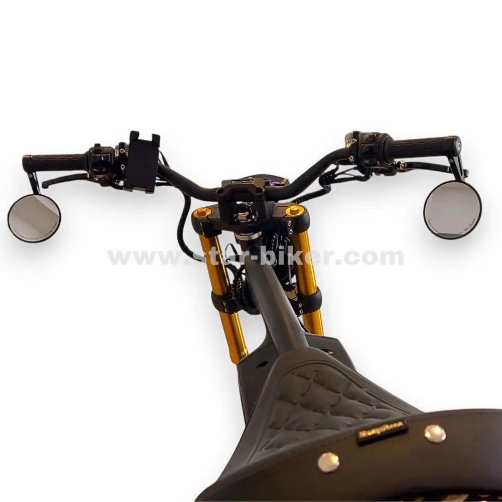 Cockpit-Sicht auf Lenker, Tacho und Spiegel – Star-Biker E-Chopper Fahrerposition und Bedienelemente