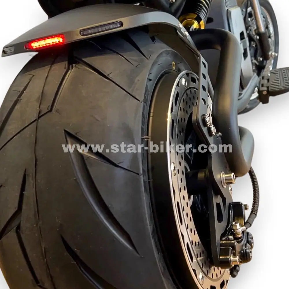 Custom-Heckfender und große Scheibenbremse am Mangosteen M8S – Sicherheit trifft Chopper-Design