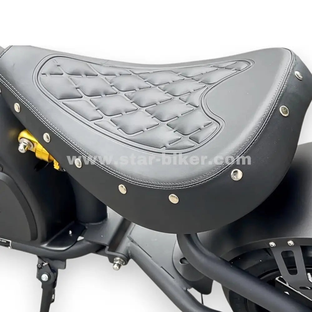 Komfortable Sitzbank des Star-Biker M8S Elektrorollers – ideal für lange Strecken und urbanes Cruising