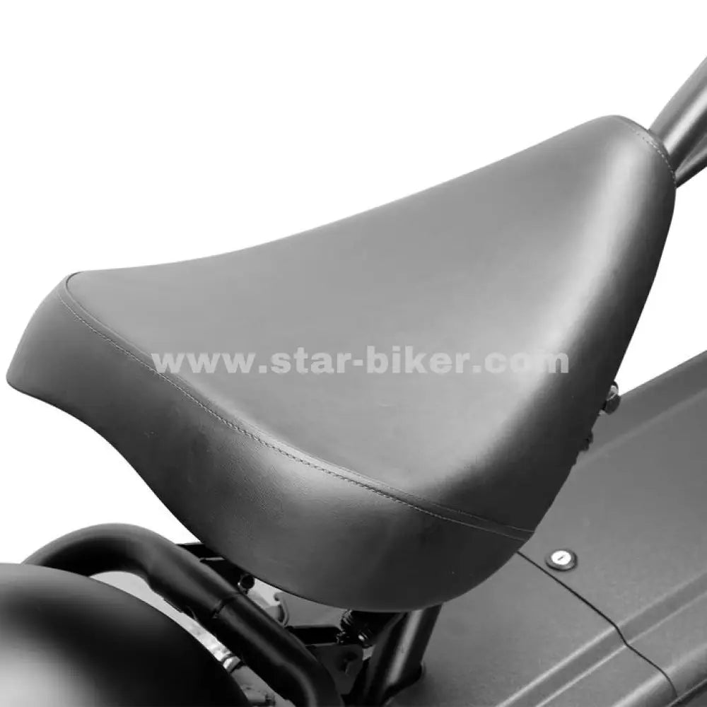 Wetterfeste, ergonomische Sitzbank aus veganem Leder – rutschhemmender Komfortsitz für jede Jahreszeit beim Star-Biker M1P