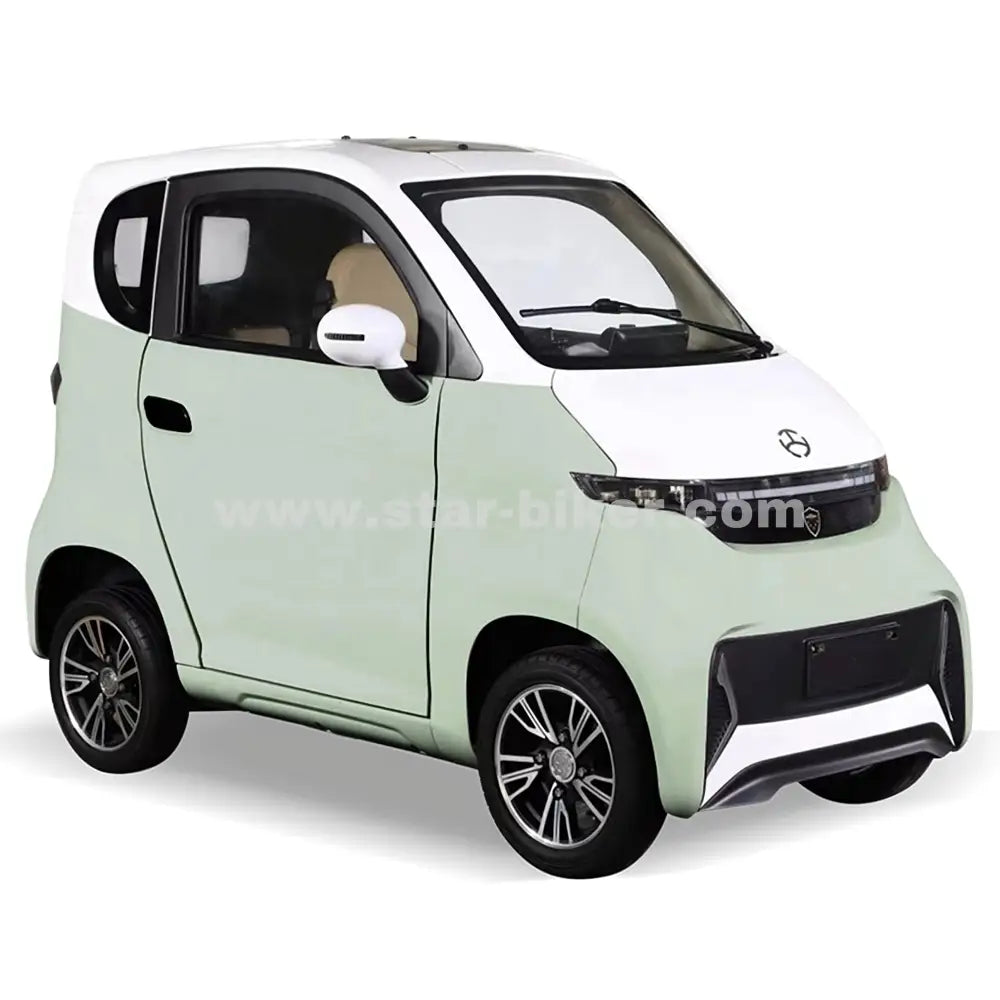 Star-Biker Kabinenroller 4.0 Li in Mint Green, vierrädrig und vollverkleidet, schräg von vorne fotografiert