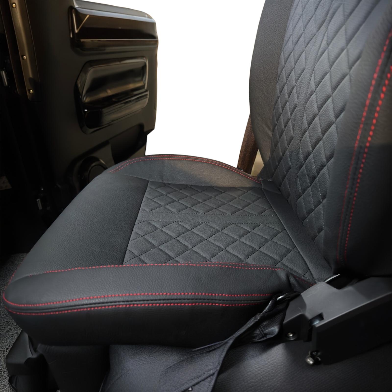 Cockpit mit Lenkrad im SEVION Elektro Kabinenroller Innenraum