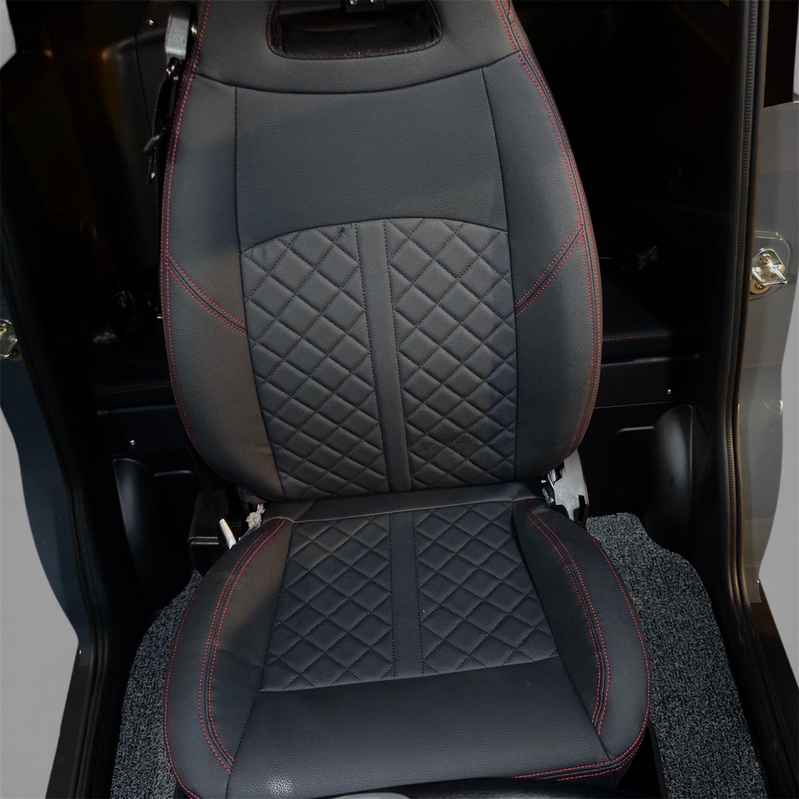 SEVION Kabinenroller Komfortsitz mit Diamantsteppung im Innenraum eines elektrischen Kabinenrollers