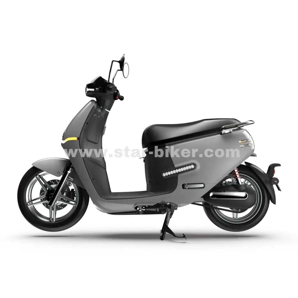 E-Roller bei Star-Biker - Horwin EK3 – Elektroroller mit 80 km/h oder 125 km/h & Straßenzulassung jetzt kaufen