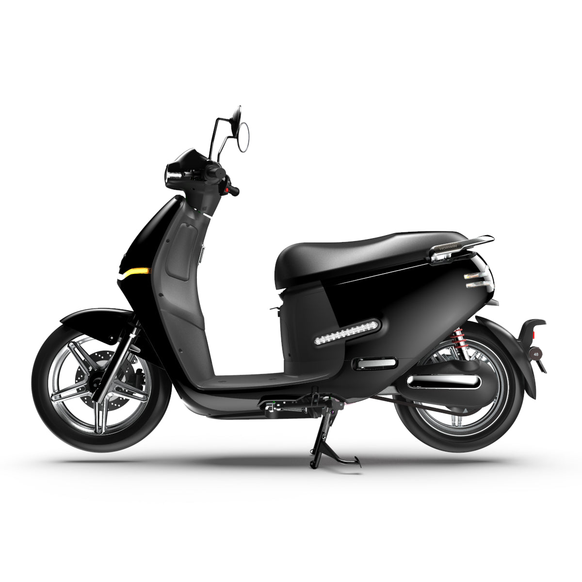 Horwin EK3, Elektroroller der 125er-Klasse mit Sitzbank und Topcase