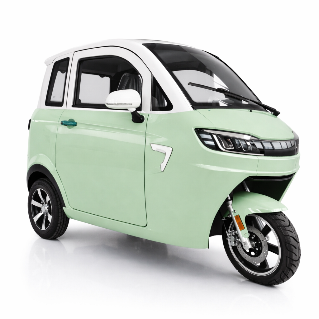 SEVION SK3 Kabinenroller 3 Rad Elektrofahrzeug in Grün Frontansicht mit geschlossener Kabine und LED Beleuchtung