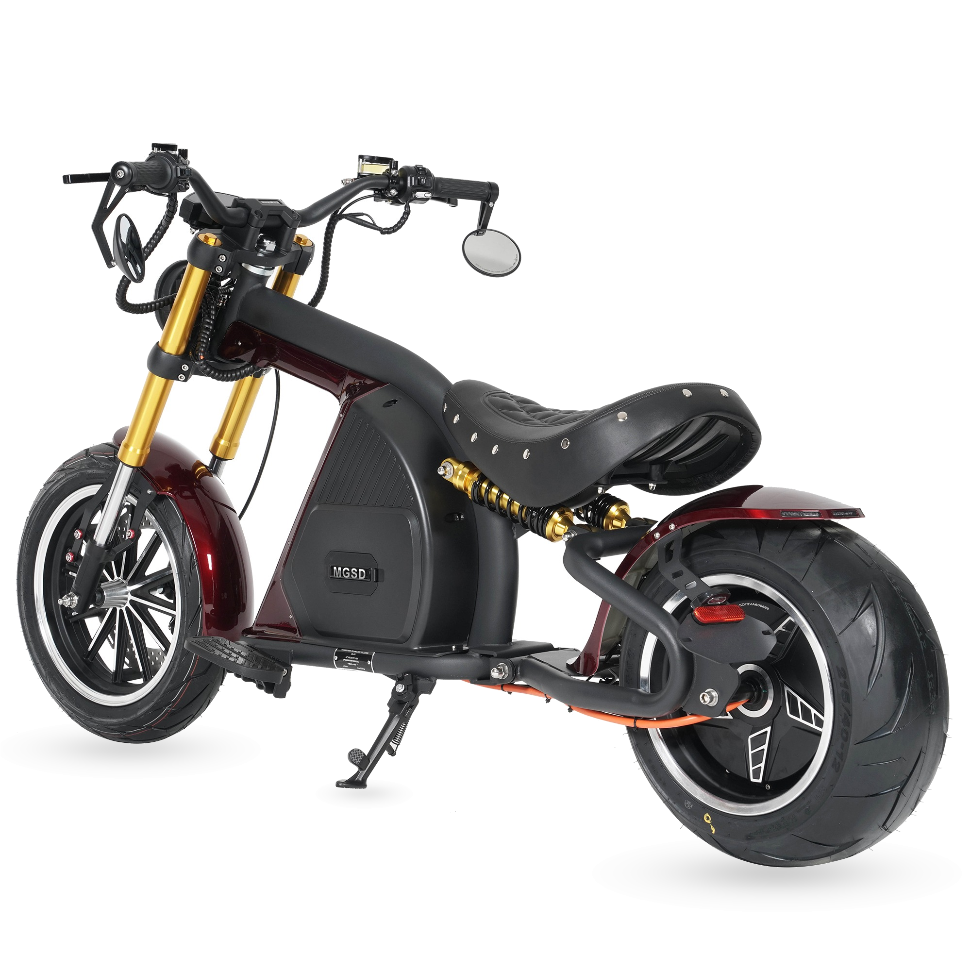 Star-Biker Bobber M8S Custom 85 km/h in Burgundy Wine, schräg von hinten mit Hinterreifen rechts im Bild